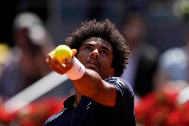 May 1, 2026, Madrid, Madrid, Spain: Arthur Fils of France plays against Jannik Sinner of Italy during the Mutua Madrid Open 2026 at La Caja Magica on May 01, 2026 in Madrid, Spain. Mutua Madrid Open 2026 - Day 12  - ZUMAa181 20260501_zaa_a181_051 Copyright: xOscarxJ.xBarrosox