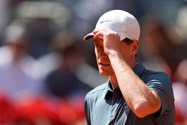 May 1, 2026, Madrid, Madrid, Spain: Jannik Sinner of Italy plays against Arthur Fils of France during the Mutua Madrid Open 2026 at La Caja Magica on May 01, 2026 in Madrid, Spain. Mutua Madrid Open 2026 - Day 12  - ZUMAa181 20260501_zaa_a181_060 Copyright: xOscarxJ.xBarrosox