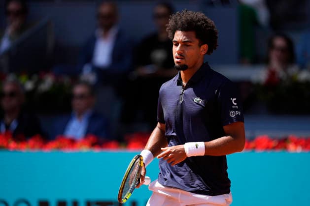 May 1, 2026, Madrid, Madrid, Spain: Arthur Fils of France plays against Jannik Sinner of Italy during the Mutua Madrid Open 2026 at La Caja Magica on May 01, 2026 in Madrid, Spain. Mutua Madrid Open 2026 - Day 12  - ZUMAa181 20260501_zaa_a181_061 Copyright: xOscarxJ.xBarrosox