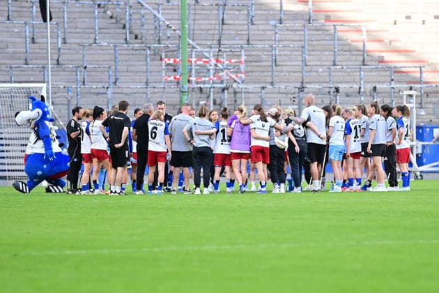 Soccer I Women I Season 2025 2026 I Bundesliga I 24 Matchday I Hamburger SV 1 FC Union Berlin I 01 05 2026 Hamburger SV Women in the team circle after the match Hamburg Volksparkstadion Hamburg Germany Copyright: xLobeca WolfxGebhardtx