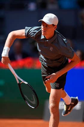 May 1, 2026, Madrid, Madrid, Spain: Jannik Sinner of Italy plays against Arthur Fils of France during the Mutua Madrid Open 2026 at La Caja Magica on May 01, 2026 in Madrid, Spain. Mutua Madrid Open 2026 - Day 12  - ZUMAa181 20260501_zaa_a181_071 Copyright: xOscarxJ.xBarrosox