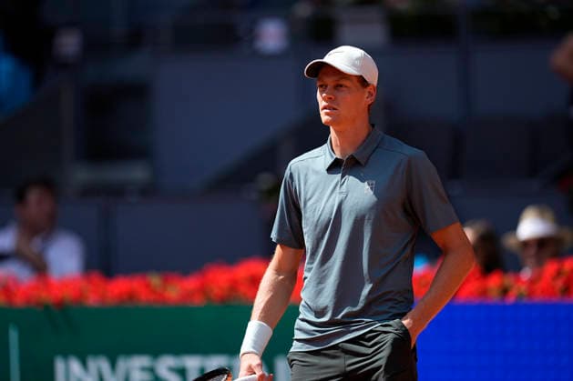 May 1, 2026, Madrid, Madrid, Spain: Jannik Sinner of Italy plays against Arthur Fils of France during the Mutua Madrid Open 2026 at La Caja Magica on May 01, 2026 in Madrid, Spain. Mutua Madrid Open 2026 - Day 12  - ZUMAa181 20260501_zaa_a181_072 Copyright: xOscarxJ.xBarrosox