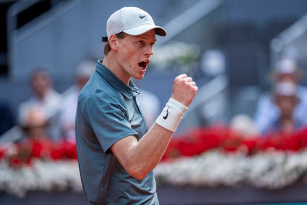 Mutua Madrid Open - Day Twelve MADRID, SPAIN - MAY 1: Jannik Sinner of Italy celebrates the victory against Arthur Fils of France during the MenÕs Singles Semi-Final match on day Twelve during the Mutua Madrid Open 2026 tournament celebrated at La Caja Magica on May 1, 2026 in Madrid, Spain. Madrid La Caja Magica Madrid Spain Copyright: xAlbertoxGardinx AGardin_20260501_Tennis_Madrid_Day12_0108