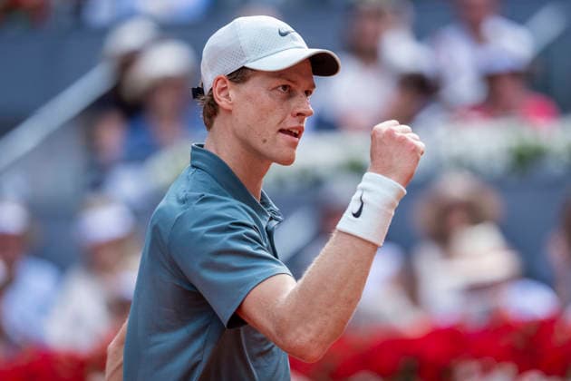 Mutua Madrid Open - Day Twelve MADRID, SPAIN - MAY 1: Jannik Sinner of Italy celebrates the victory against Arthur Fils of France during the MenÕs Singles Semi-Final match on day Twelve during the Mutua Madrid Open 2026 tournament celebrated at La Caja Magica on May 1, 2026 in Madrid, Spain. Madrid La Caja Magica Madrid Spain Copyright: xAlbertoxGardinx AGardin_20260501_Tennis_Madrid_Day12_0112
