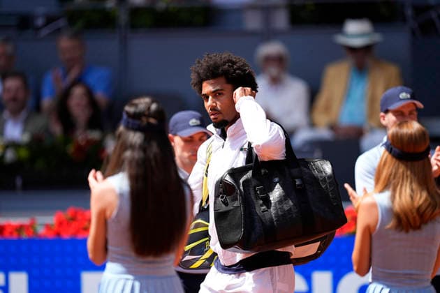 May 1, 2026, Madrid, Madrid, Spain: Arthur Fils of France plays against Jannik Sinner of Italy during the Mutua Madrid Open 2026 at La Caja Magica on May 01, 2026 in Madrid, Spain. Mutua Madrid Open 2026 - Day 12  - ZUMAa181 20260501_zaa_a181_082 Copyright: xOscarxJ.xBarrosox