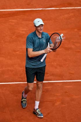 Mutua Madrid Open - Day Twelve Jannik Sinner of Italy celebrates the victory after winning against Arthur Fils of France during Men s Singles semi-final match on Day twelve of the Mutua Madrid Open 2026, ATP, Tennis Herren Masters 1000 and WTA, Tennis Damen 1000 tournament celebrates at La Caja Magica on May 1, 2026 in Madrid, Spain. Madrid Spain  Copyright: xJosexBretonx originalFilename:bretonhernandez-mutuamad260501_npD9g.jpg