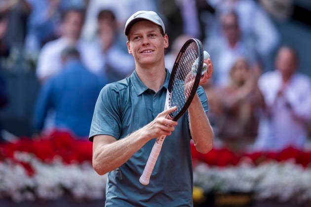Mutua Madrid Open - Day Twelve MADRID, SPAIN - MAY 1: Jannik Sinner of Italy celebrates the victory against Arthur Fils of France during the MenÕs Singles Semi-Final match on day Twelve during the Mutua Madrid Open 2026 tournament celebrated at La Caja Magica on May 1, 2026 in Madrid, Spain. Madrid La Caja Magica Madrid Spain Copyright: xAlbertoxGardinx AGardin_20260501_Tennis_Madrid_Day12_0119