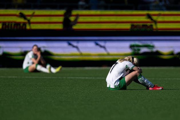 260501 Players of Hammarby look dejected after the UEFA Women s Europa Cup final between Häcken and Hammarby on May 1, 2026 in Göteborg Photo Daniel Stiller BILDBYRAN kod DS DS0574 fotboll football soccer fotball europa cup häcken hammarby uefa womens europa cup dam bbeng depp dejected  Copyright: DANIELxSTILLER BB260501DS034