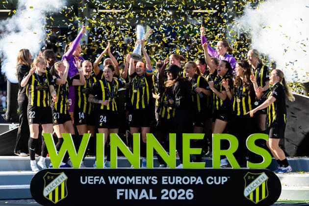 260501 Anna Anvegard of Häcken celebrates with teammates and the trophy after the UEFA Women s Europa Cup final between Häcken and Hammarby on May 1, 2026 in Göteborg Photo Michael Erichsen BILDBYRAN COP 89 DS0574 fotboll football soccer fotball europa cup häcken hammarby uefa womens europa cup dam bbeng celebration jubel  Copyright: MICHAELxERICHSEN BB260501MI070