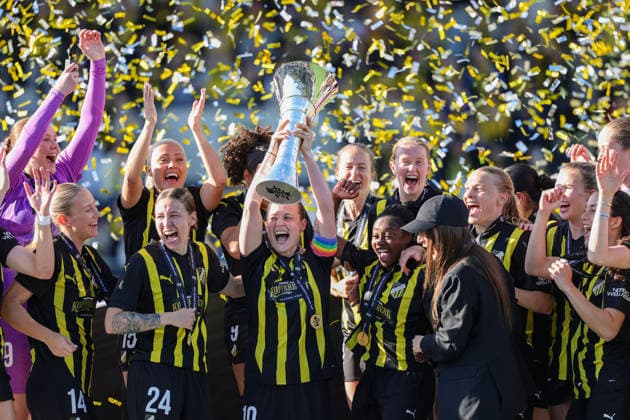 GÖTEBORG, SWEDEN 20260501 Häcken celebrates the victory and team captain Anna Anvegard lifts the Europa Cup trophy after Fridays decisive final in the Europa Cup between BK Häcken and Hammarby at Nordic Wellness arena GÖTEBORG SWEDEN x9200x  Copyright: xAdamxIhse TTx FINAL EUROPA CUP HÄCKEN - HAMMARBY
