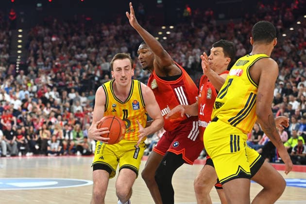 Moses WOOD Berlin , action,duel against David McCORMACK FCB , Basketball BBL,season 2025 2026 FC Bayern Muenchen Alba Berlin on 01 05 2026, S A P G A R D EN
