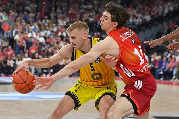 Jack KAYIL Berlin , action,duel against Justinian JESSUP FCB Basketball BBL,season 2025 2026 FC Bayern Muenchen Alba Berlin on 01 05 2026, S A P G A R D EN