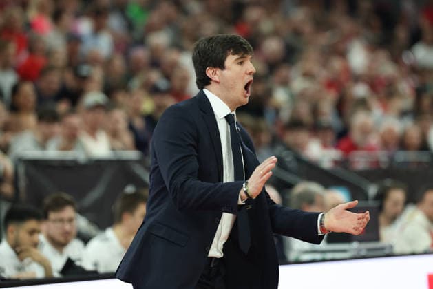 Pedro Calles Alba Berlin, Head Coach gestures and shouts, GER, FC Bayern Basketball vs Alba Berlin, Basketball, easycredit Basketball Bundesliga, Matchday 27, Season 2025 2026, 01 05 2026, GER, FC Bayern Basketball vs Alba Berlin, Basketball, easycredit Basketball Bundesliga, Matchday 27, Season 2025 2026, 01 05 2026 Muenchen Copyright: xEibner-Pressefoto JennixMaulx EP_JML