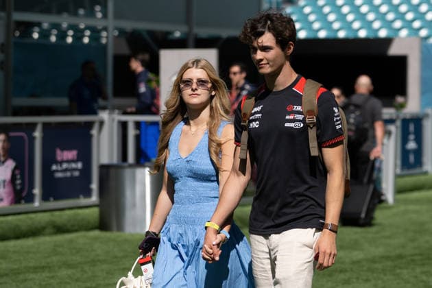 01 05 2026, xrarjax, Motorsport FIA Formula 1, Grand Prix of Miami 2026 v l Alicia Torriani Oliver Bearman TGR Haas F1 Team starting number 87 FIA REGULATIONS PROHIBIT ANY USE OF PHOTOGRAPHS as IMAGE SEQUENCES and or QUASI VIDEO Miami