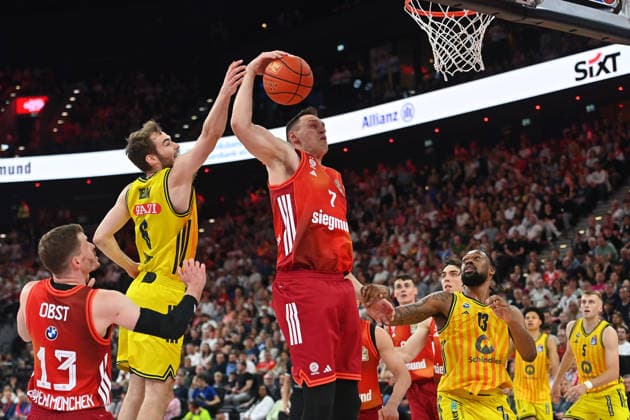 Johannes VOIGTMANN FCB Malte DELOW Berlin action,duel Basketball BBL,season 2025 2026 FC Bayern Muenchen Alba Berlin on 01 05 2026, S A P G A R D EN