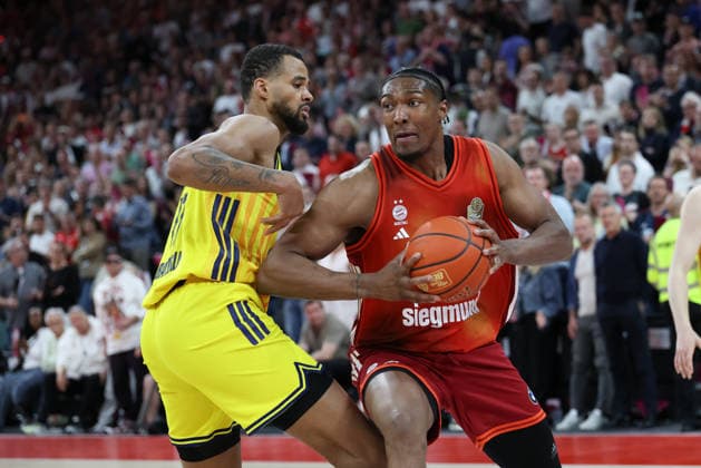 David McCormack FC Bayern Basketball, 33 with Norris Agbakoko Alba Berlin, 17 , GER, FC Bayern Basketball vs Alba Berlin, Basketball, easycredit Basketball Bundesliga, 27 Matchday, Season 2025 2026, 01 05 2026, GER, FC Bayern Basketball vs Alba Berlin, Basketball, easycredit Basketball Bundesliga, 27 Matchday, Season 2025 2026, 01 05 2026 Munich Copyright: xEibner-Pressefoto JennixMaulx EP_JML