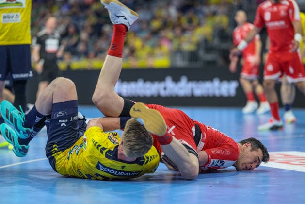 GER, Mannheim, Rhein Neckar Löwen vs MT Melsungen, Daikin Handball Bundesliga, Handball, HBL, Spielzeit 2025 2026, SAP Arena, 30 Spieltag im Bild v l Haukur Thrastarson RheinNeckar Löwen 25 , Isaisas Guardiola MT Melsungen DFB DFL REGULATIONS PROHIBIT ANY USE OF PHOTOGRAPHS AS IMAGE SEQUENCES AND OR QUASI VIDEO, 01 05 2026 Copyright: HMBxMedia HendrikxHamelau
