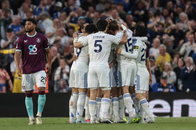 Premier League: Leeds United v Burnley Anton Stach of Leeds United celebrates his goal to make it 1-0 with team mates during the Premier League match Leeds United vs Burnley at Elland Road, Leeds, United Kingdom on 01 May 2026 (Photo by Mark Cosgrove News Images) Leeds Elland Road West Yorkshire United Kingdom Copyright: xMarkxCosgrove NewsxImagesx