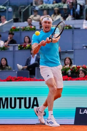 Mutua Madrid Open - Day Twelve Alexander Zverev of Germany plays against Alexander Blockx of Belgium during Men s Singles semi-final match on Day twelve of the Mutua Madrid Open 2026, ATP, Tennis Herren Masters 1000 and WTA, Tennis Damen 1000 tournament celebrates at La Caja Magica on May 1, 2026 in Madrid, Spain. Madrid Spain  Copyright: xJosexBretonx originalFilename:bretonhernandez-mutuamad260501_npyOe.jpg
