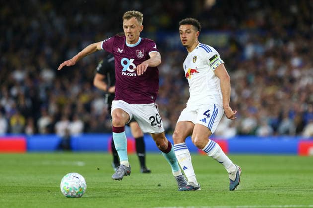 Elland Road LEEDS, ENGLAND, MAY 1: James Ward-Prowse of Burnley FC (L) vies with Ethan Ampadu of Leeds United (R) during a Premier League 2025-26 match between Leeds United and Burnley at Elland Road on May 1, 2026 in Leeds, England. (Photo by Zach Forster Sports Press Photo) (Zach Forster Sports Press Photo SPP) Copyright: xZachxForster SportsxPressxPhotox xSPPx spp-en-ZaFoPrPh-spp26_zachf_0105_102