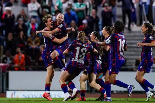 Switzerland AXA Womens Super League 2025 26, FC Basel 1893 vs FC St Gallen 1879 Leichtathletik Stadion Basel, Basel FC Basel players celebrate the victory after the penalty shootout Copyright: xDanielaxPorcellix
