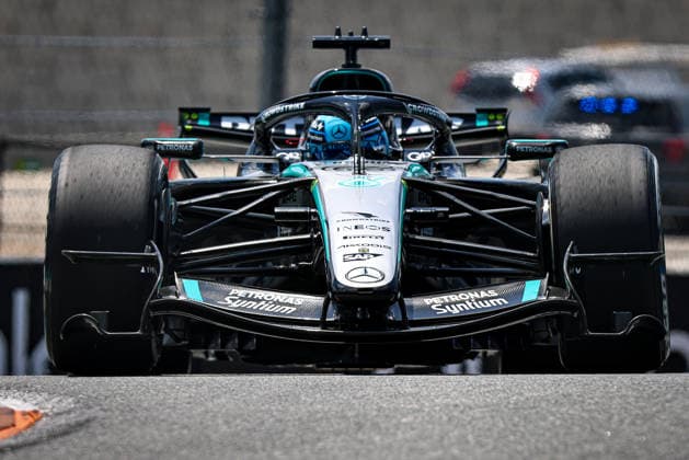 (63) George Russell (GBR) - Mercedes-AMG PETRONAS F1 Team - Mercedes W17 - Mercedes E Performance during the Formula 1 Crypto.com Miami Grand Prix 2026 at Miami International Autodrome in Miami Gardens, United States. Round 6 of the 2026 FIA Formula One World Championship, WM, Weltmeisterschaft held May 1-3, 2026. The Miami International Autodrome, located in the grounds of the Hard Rock Stadium, hosts the sixth round featuring the Sprint format. This event weekend features the F1 Sprint format, with a Sprint Shootout and Sprint Race in addition to the standard qualifying session and Grand Prix. Formula 1 Crypto.com Miami Grand Prix 2026 - Round 6 - Miami International Autodrome F1-2026-R06-MIA