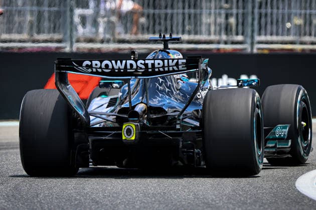(63) George Russell (GBR) - Mercedes-AMG PETRONAS F1 Team - Mercedes W17 - Mercedes E Performance during the Formula 1 Crypto.com Miami Grand Prix 2026 at Miami International Autodrome in Miami Gardens, United States. Round 6 of the 2026 FIA Formula One World Championship, WM, Weltmeisterschaft held May 1-3, 2026. The Miami International Autodrome, located in the grounds of the Hard Rock Stadium, hosts the sixth round featuring the Sprint format. This event weekend features the F1 Sprint format, with a Sprint Shootout and Sprint Race in addition to the standard qualifying session and Grand Prix. Formula 1 Crypto.com Miami Grand Prix 2026 - Round 6 - Miami International Autodrome F1-2026-R06-MIA