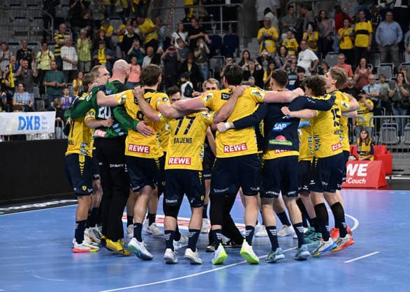HBL Handball Bundesliga Season 2025 26 Mannheim SAP Arena 01 05 2026 Rhein Neckar Löwen rnl MT Melsungen mtm 30 22 The Rhein Neckar Löwen take off HBL Handball Bundesliga
