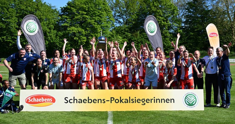 01 05 2026, xophax, Fussball Verband Mittelrhein Schaebens Pokal der Frauen Aggerstadion Troisdorf SC Fortuna Köln vs Vorwärts Spoho winner team of Fortuna Köln with the cup Koeln