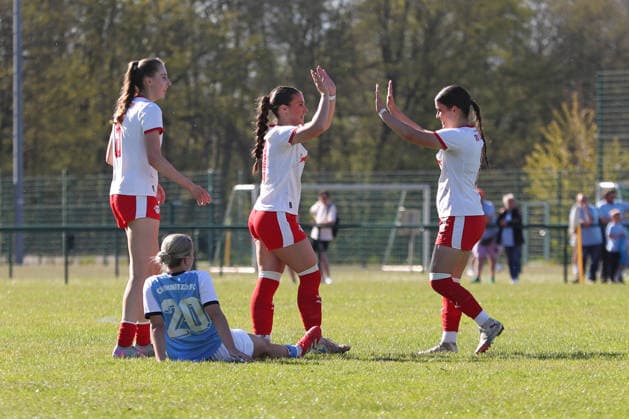 Saxony Cup Final Women Chemnitzer FC RB Leipzig II 01 05 2026 After the final whistle, jubilation at RB Leipzig II over the cup victory, disappointment and exhaustion at Chemnitz Saxony Cup Final Women Saxony Lotto State Cup Chemnitzer FC vs RB Leipzig II U20 at Auenstadion Flöha, 01 05 2026 Copyright: xBEAUTIFULxSPORTS JanxKaeferx