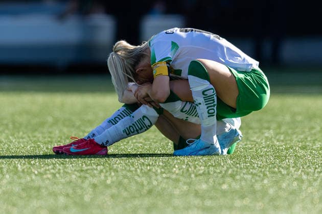 260501 Alice Carlsson of Hammarby looks dejected after the UEFA Women s Europa Cup final between Häcken and Hammarby on May 1, 2026 in Göteborg Photo Michael Erichsen BILDBYRAN COP 89 DS0574 bbeng dam europa cup football fotball fotboll hammarby häcken soccer uefa womens europa cup depp  Copyright: MICHAELxERICHSEN BB260501MI170