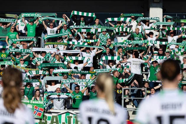 260501 Players of Hammarby is celebrated by their supporters after the UEFA Women s Europa Cup final between Häcken and Hammarby on May 1, 2026 in Göteborg Photo Michael Erichsen BILDBYRAN COP 89 DS0574 bbeng dam europa cup football fotball fotboll hammarby häcken soccer uefa womens europa cup publik  Copyright: MICHAELxERICHSEN BB260501MI178