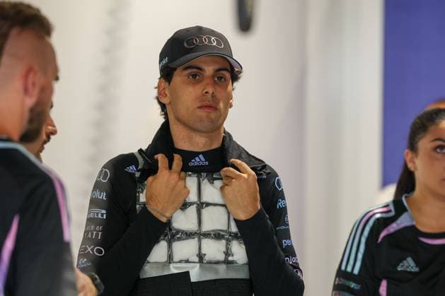 Gabriel Bortoleto Revolut Audi 5 in the garage, pit, getting ready, Grand Prix of Miami, Motorsport, Men, Formula 1, Sprint Qualifying, 01 05 2026 Miami Florida USA Copyright: xkolbert-press ChristianxKolbertx