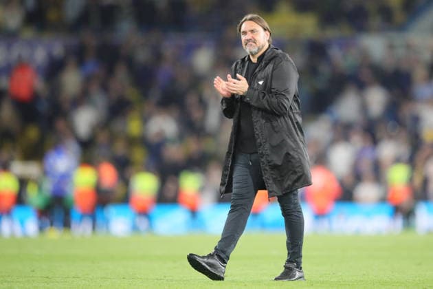 Leeds United v Burnley, Premier League Leeds United Manager Daniel Farke applauds the fans during the Premier League match between Leeds United and Burnley at Elland Road, Leeds, UK on 1 May 2026. Leeds Elland Road West Yorkshire UK Editorial use only DataCo restrictions apply See www.football-dataco.com , Copyright: xAlunxRobertsx PSI-24184-0112