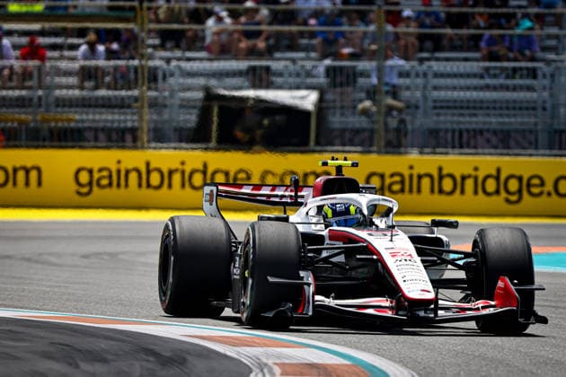 MOTORI - Formula 1 - Formula 1 Crypto.com Miami Grand Prix 2026 - Round 6 - Miami International Autodrome (87) Oliver Bearman (GBR) - TGR Haas F1 Team during the Formula 1 Crypto.com Miami Grand Prix 2026 at Miami International Autodrome in Miami Gardens, United States. Round 6 of the 2026 FIA Formula One World Championship, WM, Weltmeisterschaft held May 1-3, 2026. The Miami International Autodrome, located in the grounds of the Hard Rock Stadium, hosts the sixth round featuring the Sprint format. This event weekend features the F1 Sprint format, with a Sprint Shootout and Sprint Race in addition to the standard qualifying session and Grand Prix. -  Copyright: xIPAxSport ABACAx