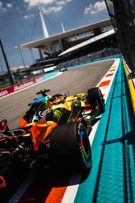F1 - MIAMI GRAND PRIX 2026 81 PIASTRI Oscar (aus), McLaren F1 Team MCL40, action during the Formula 1 Miami Grand Prix 2026, 4th round of the 2026 Formula One World Championship, WM, Weltmeisterschaft from May 1 to 3, 2026 on the Miami International Autodrome, in Miami Gardens, USA - Miami GardensUnited States  Copyright: xCharlyxLopezx