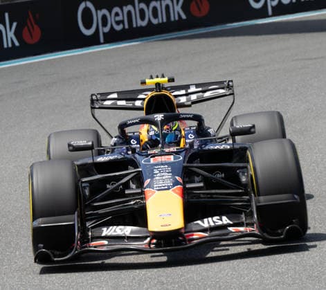 May 1, 2026, Miami, Florida, USA: 6 Red Bull Racing Driver ISACK HADJAR coming out of turn 11 during the warm ups Miami USA - ZUMAm147 20260501_zap_m147_006 Copyright: xHossxMcBainx