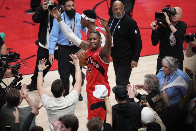 May 1, 2026, Toronto, On, Canada: Toronto Raptors RJ Barrett (9) celebrates the win over the Cleveland Cavaliers with fans during NBA, Basketball Herren, USA playoff basketball action in Toronto on Friday, May 1, 2026. Canada News - May 1, 2026  - ZUMAc35_ 20260501_zaf_c35_186 Copyright: xNathanxDenettex