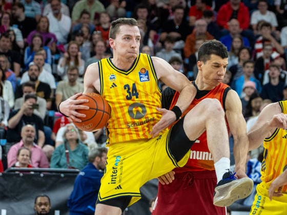Berlins 34 BEAN vs Bayerns 11 Vladimir LUCIC Basketball Bayern Berlin 85 79 Bundesliga, FC Bayern Basketball ALBA Berlin, 27 Matchday, Season 2025 2026, 1 05 2026, in Munich, S A P G A R D E N, Germany Source Copyright Credit Oryk HAIST xBASKETBALL-BAYERN-BERLINx