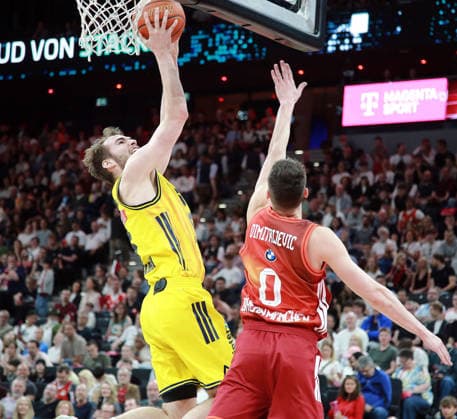 from left Malte DELOW Berrlin , Neno DIMITRIJEVIC Muenchen , Basketball,easy Credit Bundesliga, FC Bayern München vs Alba Berlin, , 01 05 26, SAP Garden, Muenchen, Copyright: WolfgangxFehrmann