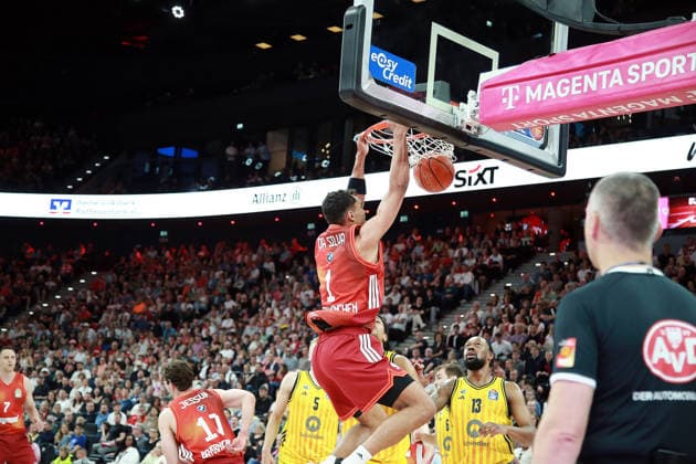 from left Oscar da SILVA Muenchen , JWan ROBERTS Berlin , Basketball,easy Credit Bundesliga, FC Bayern München vs Alba Berlin, , 01 05 26, SAP Garden, Muenchen, Copyright: WolfgangxFehrmann