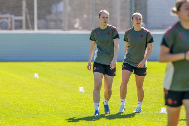 Franziska Kett FC Bayern Muenchen, 20 in training with Katharina Naschenweng FC Bayern Muenchen, 19 , GER, Official final training FC Bayern Muenchen, Football, UEFA Womens Champions League, semi-final, second leg, 2025 2026 season, 02 05 2026, GER, Official final training FC Bayern Muenchen, Football, UEFA Womens Champions League, semi-final, second leg, 2025 2026 season, 02 05 2026 Muenchen Copyright: xEibner-Pressefoto JennixMaulx EP_JML