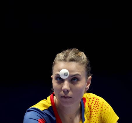 Sport Bilder des Tages (260502) -- LONDON, May 2, 2026 -- Adina Diaconu of Romania serves in the singles match against Sun Yingsha of China during the women s group match between China and Romania at the ITTF World Team Table tennis, Tischtennis Championships Finals in London, Britain, on May 2, 2026. ) (SP)BRITAIN-LONDON-TABLE TENNIS-ITTF WORLD TEAM CHAMPIONSHIPS FINALS-WOMEN S LixYing 