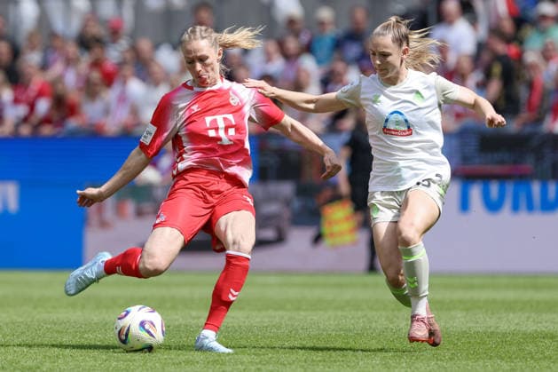 from left Pauline Bremer 1 FC Köln, 11 and Michelle Weiß SV Werder Bremen, 15 in a duel, dynamic, action, action, game scene, THE DFB GUIDELINES PROHIBIT ANY USE OF PHOTOGRAPHS AS IMAGE SEQUENCES AND OR QUASI VIDEO DFB REGULATIONS PROHIBIT ANY USE OF PHOTOGRAPHS AS IMAGE SEQUENCES AND OR QUASI VIDEO , 02 05 2026, Bremen Germany , Football, Regionalliga Nord, SV Werder Bremen II Hamburger SV II xobx