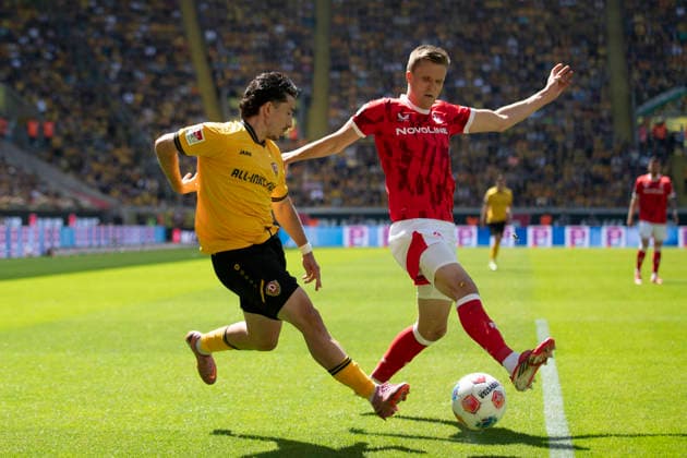 GER, Dresden, Soccer, 2 Bundesliga, Matchday 32, SG Dynamo Dresden vs 1 FC Kaiserslautern v l Jason Ceka SG Dynamo Dresden 07 , duel 02 05 2026, Rudolf Harbig Stadion Dresden DFB DFL REGULATIONS PROHIBIT ANY USE OF PHOTOGRAPHS AS IMAGE SEQUENCES AND OR QUASI VIDEO, Copyright: HMBxMedia PaulxFritz
