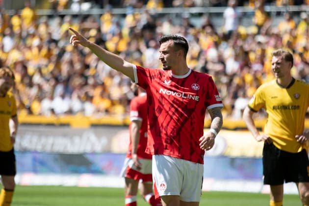 GER, Dresden, Soccer, 2 Bundesliga, Matchday 32, SG Dynamo Dresden vs 1 FC Kaiserslautern v l Mergim Berisha 1 FC Kaiserslautern 20 , with finger pointing gesture 02 05 2026, Rudolf Harbig Stadion Dresden DFB DFL REGULATIONS PROHIBIT ANY USE OF PHOTOGRAPHS AS IMAGE SEQUENCES AND OR QUASI VIDEO, Copyright: HMBxMedia PaulxFritz