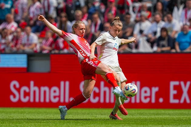 02 05 2026, xydrx, Women, Football, 1 Women Bundesliga, 1 FC Köln SV Werder Bremen, Season 2025 2026, RheinEnergieSTADION Pauline Bremer FC Köln, 11 in duel against Michelle Ulbrich SV Werder Bremen, 5 DFB regulations prohibit any use of photographs as image sequences and or quasi video Copyright: HMBxMedia YannisxDreimann