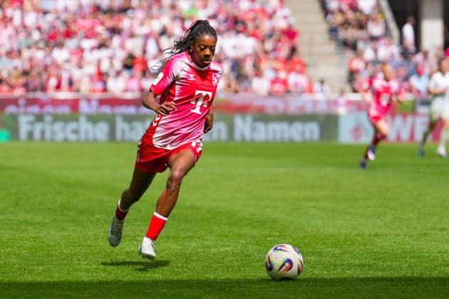 02 05 2026, xydrx, Frauen, Fußball, 1 Frauen Bundesliga, 1 FC Köln SV Werder Bremen, Saison 2025 2026, RheinEnergieSTADION Lydia Andrade FC Köln, 17 im Sondertrikot DFB regulations prohibit any use of photographs as image sequences and or quasi video Copyright: HMBxMedia YannisxDreimann