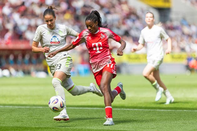 Google Pixel Women Bundesliga 1 FC Köln SV Werder Bremen 02 05 2026 Lydia Andrade 1 FC Köln, 17 , Hanna Nemeth Werder Bremen, 23 on matchday 24 of the Google Pixel Women Bundesliga in the match between 1 FC Köln and SV Werder Bremen on 02 05 2026 at RheinEnergie Stadion in Cologne, Germany Copyright: xBEAUTIFULxSPORTS Meuselx