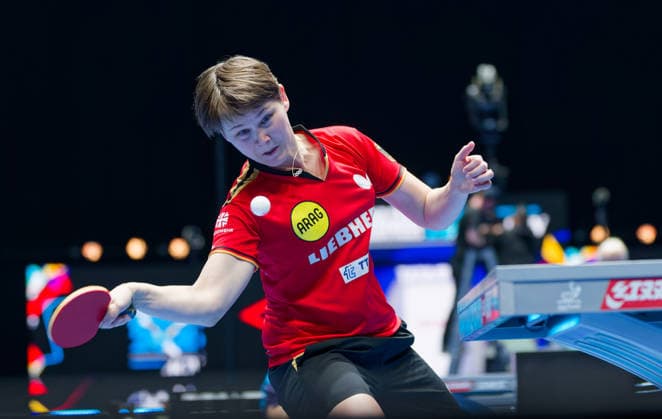 Sport Bilder des Tages Nina Mittelham, Deutschland, ttc berlin eastside, bei den Team-Weltmeisterschaften im Tischtennis in London in der OVO Arena Wembley. Nina Mittelham, Deutschland, ttc berlin eastside, Gewinnerin Europe Top 16 2021, EM-Zweite 2022 und EM-Dritte 2024, bei den Team-Weltmeisterschaften im Tischtennis in London (28.4.-10.5.) in der OVO Arena Wembley am 2. Mai im ersten WM-Vorrundenspiel der Gruppe B um die Setzungspositionen für die Endrunde gegen Frankreich. Die Berlinerin macht den wichtigen Punkt zur 2:1-Fühgrung. London OVO Arena Wembley London England *** Nina Mittelham, Germany, ttc berlin eastside, at the World Team Table Tennis Championships in London at the OVO Arena Wembley Nina Mittelham, Germany, ttc berlin eastside, winner Europe Top 16 2021, European Championship runner-up 2022 and European Championship third place 2024, at the World Team Table Tennis Championships in London 28 4 10 5 at the OVO Arena Wembley on 2 May in the first World Championship preliminary round match in Group B for the seeding positions for the final round against France The Berlin player scores the important point to take a 2 1 lead London OVO Arena Wembley London England